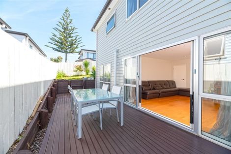 Photo of property in 20a Orton Street, Glenfield, Auckland, 0627