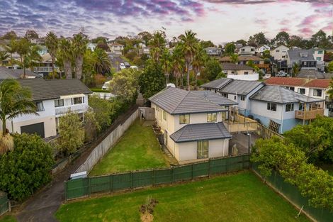 Photo of property in 21 Breenagh Place, Massey, Auckland, 0614