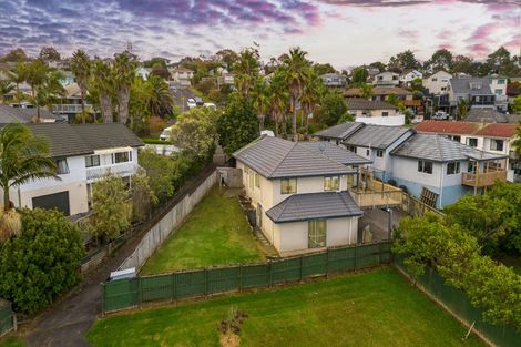 Photo of property in 21 Breenagh Place, Massey, Auckland, 0614