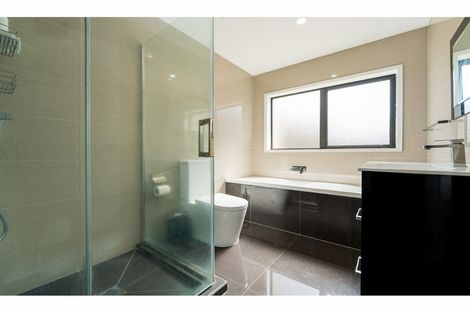 Photo of property in 2 Mile Place, Henderson, Auckland, 0612