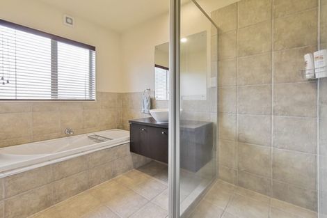 Photo of property in 256 Hill Road, The Gardens, Auckland, 2105