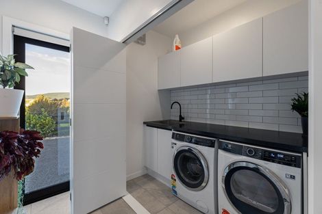 Photo of property in 3 Lealands Lane, Aokautere, Palmerston North, 4471