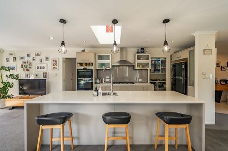 Photo of property in 140 Norana Road, Timberlea, Upper Hutt, 5018