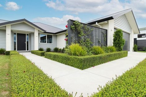 Photo of property in 28 Feist Street, Carterton, 5713