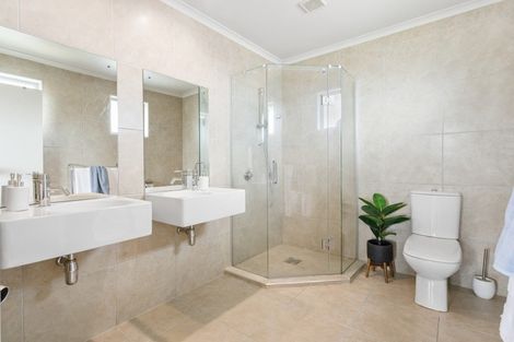 Photo of property in 13 Rangi Avenue, Schnapper Rock, Auckland, 0632