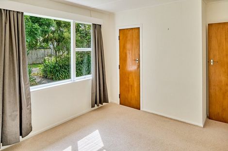 Photo of property in 5a Whitehouse Road, Titahi Bay, Porirua, 5022