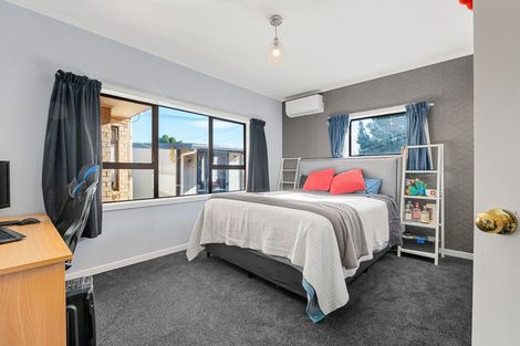 Photo of property in 28 Braid Road, St Andrews, Hamilton, 3200