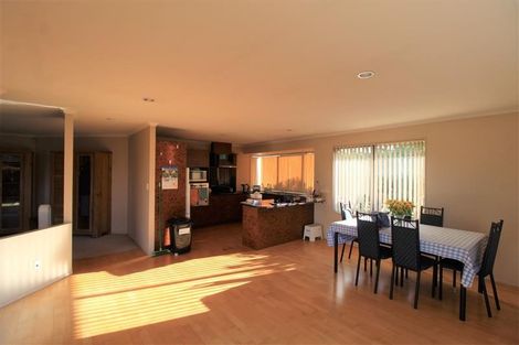 Photo of property in 37 Belcoo Crescent, East Tamaki, Auckland, 2013