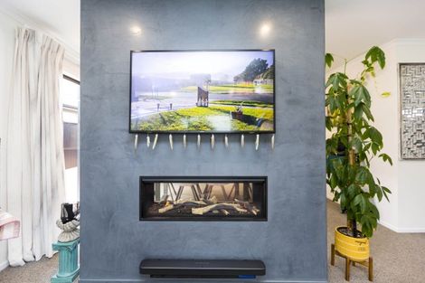 Photo of property in 11 Buddle Road, Wallaceville, Upper Hutt, 5018