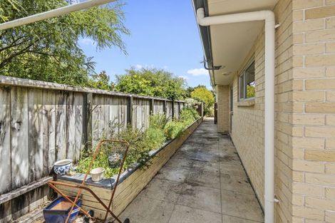 Photo of property in 3 Mahoe Street, Strandon, New Plymouth, 4312
