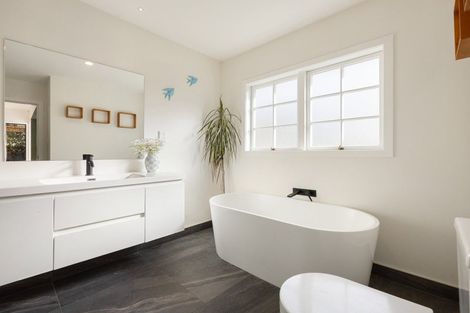 Photo of property in 893 Heaphy Terrace, Claudelands, Hamilton, 3214