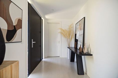 Photo of property in 37 Hackett Road, Jacks Point, Queenstown, 9371