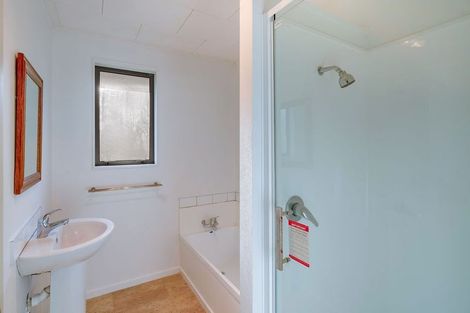 Photo of property in 71 Queenwood Road, Levin, 5510