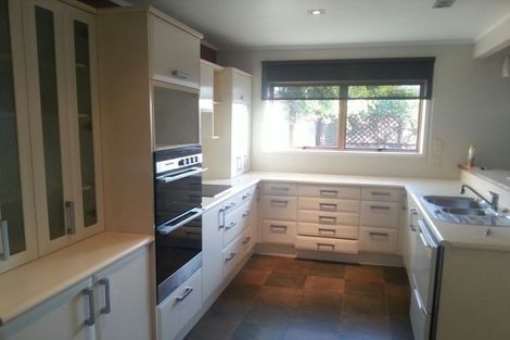 Photo of property in 13 Matuhi Rise, Henderson, Auckland, 0612