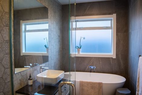 Photo of property in 129 Arataki Road, Havelock North, 4130