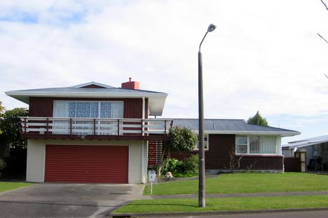 Photo of property in 6 Anaru Place, Awapuni, Palmerston North, 4412