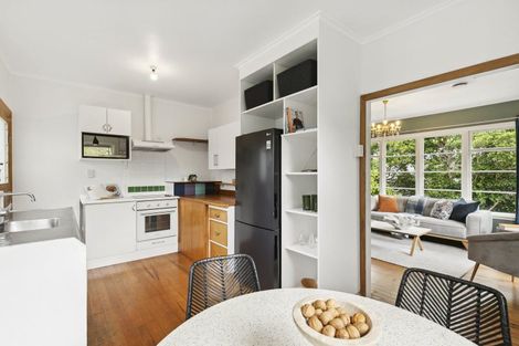 Photo of property in 13 Aplin Terrace, Ngaio, Wellington, 6035
