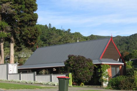 Photo of property in 10c Kamahi Street, Stokes Valley, Lower Hutt, 5019