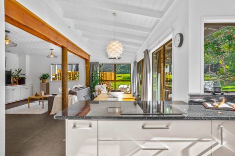 Photo of property in 7 Mahuta Grove, Northcote, Auckland, 0627