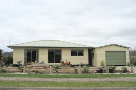Photo of property in 8 Protea Crescent, Whitianga, 3510