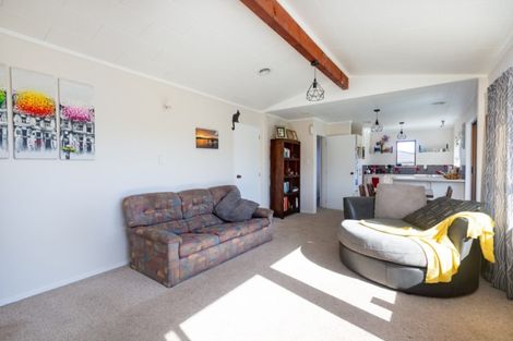 Photo of property in 48b Andrew Street, Waikanae, 5036