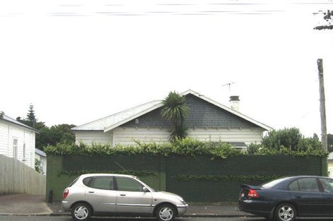 Photo of property in 2/720 Mount Eden Road, Mount Eden, Auckland, 1024