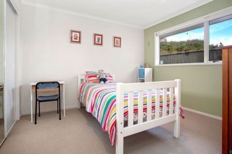 Photo of property in 197 Woodman Drive, Tawa, Wellington, 5028