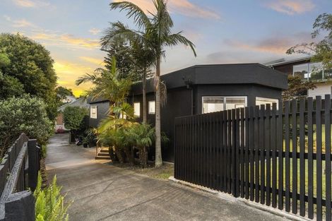 Photo of property in 6a Handley Avenue, Narrow Neck, Auckland, 0624