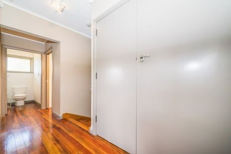 Photo of property in 17 Swansea Street, Hokowhitu, Palmerston North, 4410