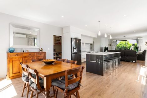 Photo of property in 1 Bargrove Close, Halswell, Christchurch, 8025