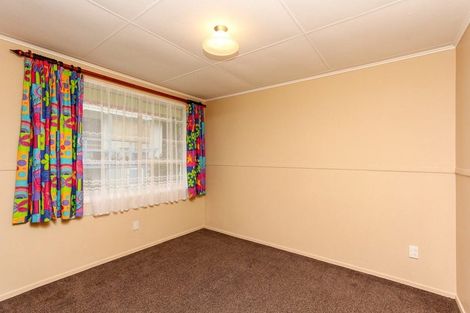 Photo of property in 114 Huatoki Street, Frankleigh Park, New Plymouth, 4310