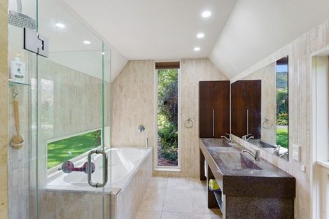 Photo of property in 9 Karaka Grove, Waikanae, 5036