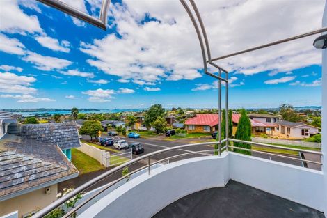 Photo of property in 2/38 Luckens Road, West Harbour, Auckland, 0618