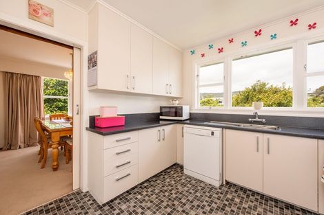 Photo of property in 12 Pembroke Street, Tawa, Wellington, 5028