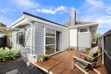 Photo of property in 27 Roby Street, Te Atatu Peninsula, Auckland, 0610