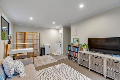 Photo of property in 169k Colwill Road, Massey, Auckland, 0614