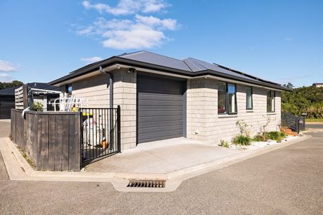 Photo of property in 2 Hauruia Way, Pyes Pa, Tauranga, 3112