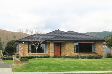 Photo of property in 42 Awatea Avenue, Paraparaumu, 5032