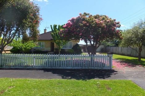 Photo of property in 2 Johnson Street, Dinsdale, Hamilton, 3204