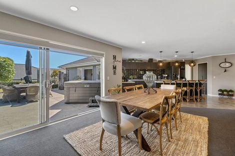 Photo of property in 2 Golf Course Lane, Waiwhakaiho, New Plymouth, 4312