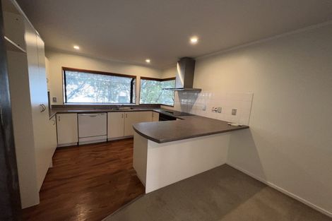 Photo of property in 4 Oystergrove Road, West Harbour, Auckland, 0618