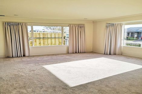 Photo of property in 43 Admiral Crescent, Flagstaff, Hamilton, 3210