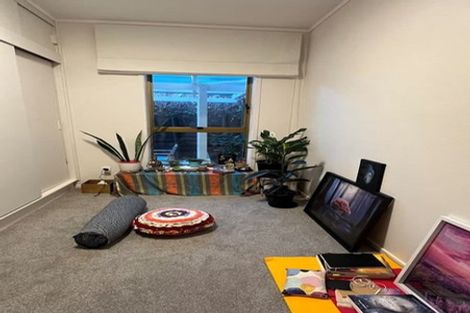 Photo of property in 2/16 Malters Place, Browns Bay, Auckland, 0630