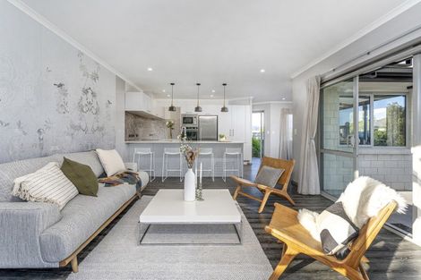 Photo of property in 2 Oscar Place, Whitianga, 3510