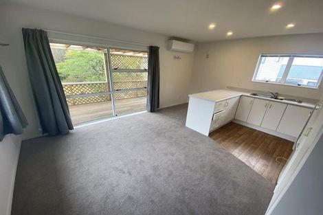 Photo of property in 26 Netherlands Avenue, Kelston, Auckland, 0602