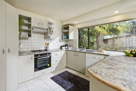 Photo of property in 2/29 John Court Street, Birkenhead, Auckland, 0626