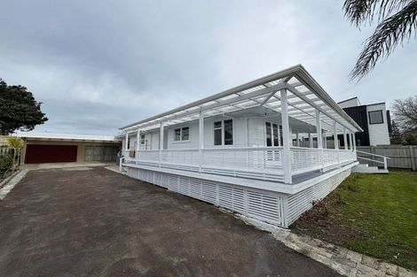 Photo of property in 13 Rountree Place, Conifer Grove, Takanini, 2112