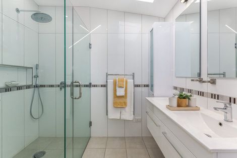 Photo of property in 26 The Crescent, Roseneath, Wellington, 6011