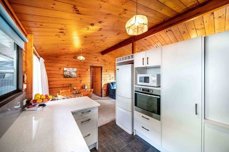 Photo of property in 10 Chrisarda Place, Red Hill, Papakura, 2110