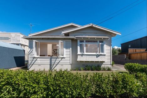 Photo of property in 10 Westmere Park Avenue, Westmere, Auckland, 1022